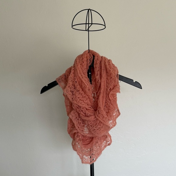 💜 Dusty Rose Lace Infinity Scarf Lightweight - Picture 3 of 6